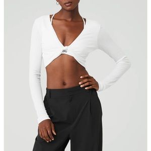 Alo Yoga Ribbed Knotty LS Top in White, XS